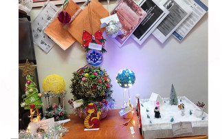 Выставка поделок "Новогодний шар желаний" Выставка поделок "Новогодний шар желаний".