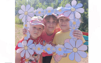 Воспитанники группы "Капитошки" совместно с родителями очень весело и познавательно встретили праздничное утро! Воспитанники группы "Капитошки" совместно с родителями очень весело и познавательно встретили праздничное утро!.